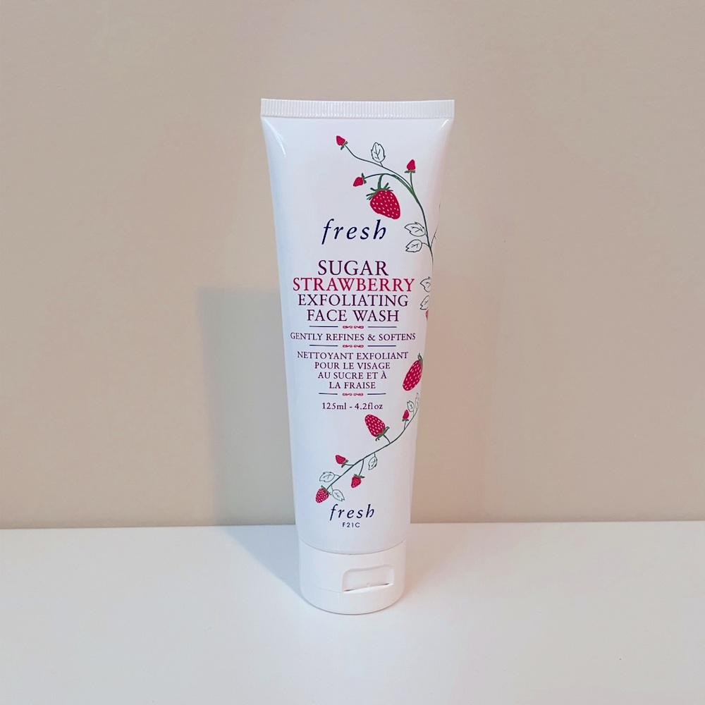 Fresh Sugar Strawberry Exfoliating Face Wash *used